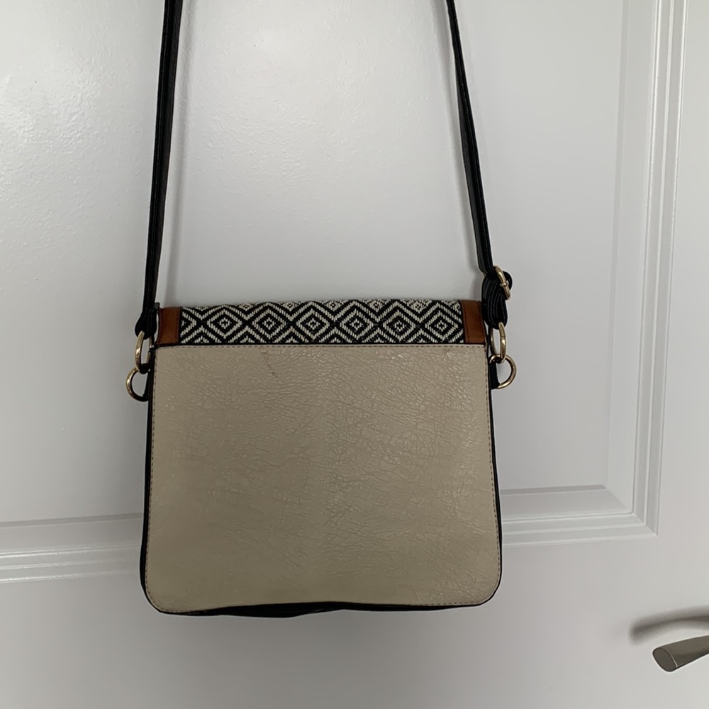 Patterned Purse - Picture 6 of 10
